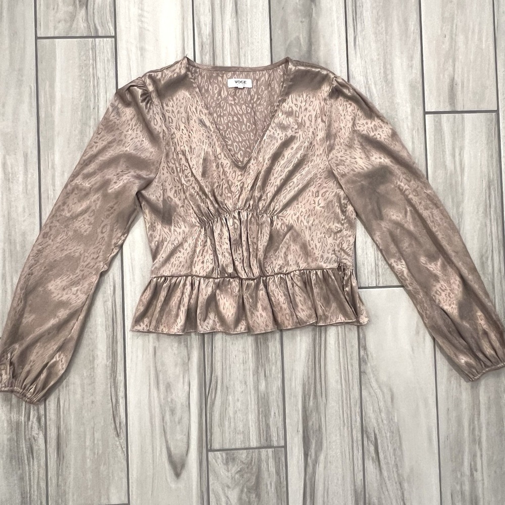 VOGE Boutique Peplum Top Women Large Taupe Excellent Animal Print Satin V-Neck